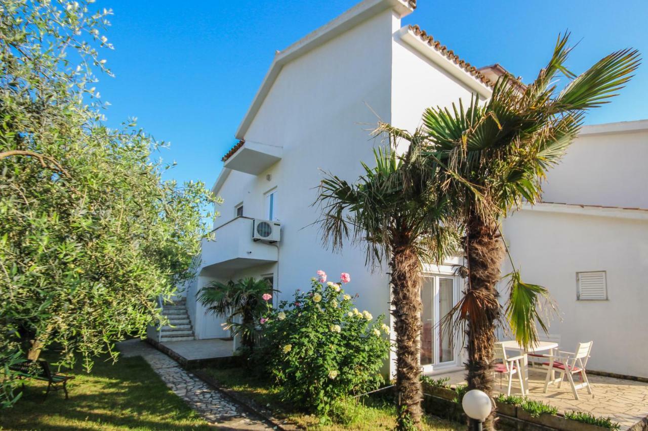 Cukon Holiday Home Медулин Екстериор снимка