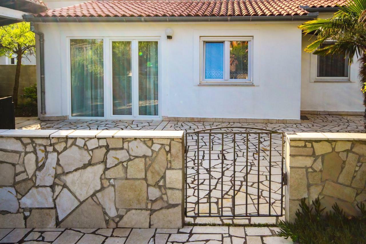 Cukon Holiday Home Медулин Екстериор снимка