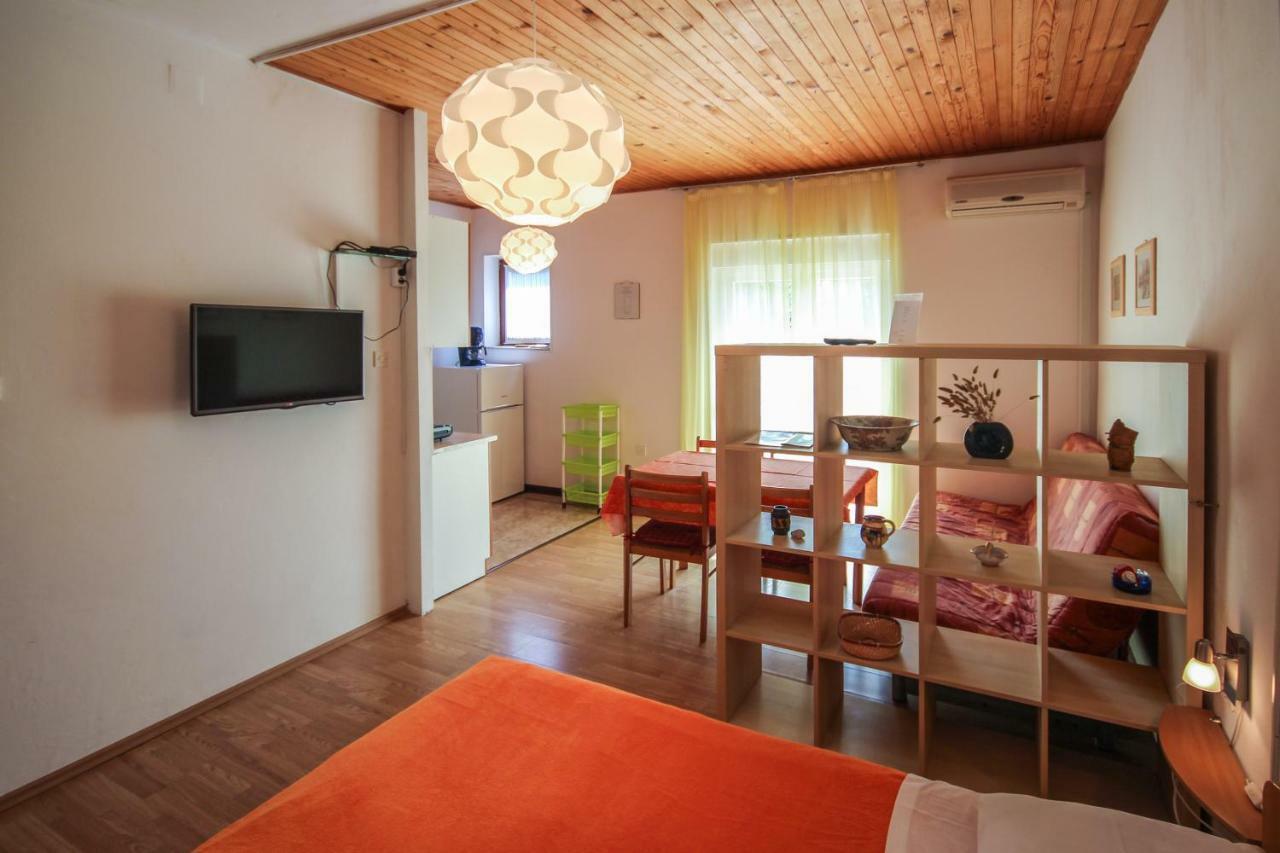 Cukon Holiday Home Медулин Екстериор снимка
