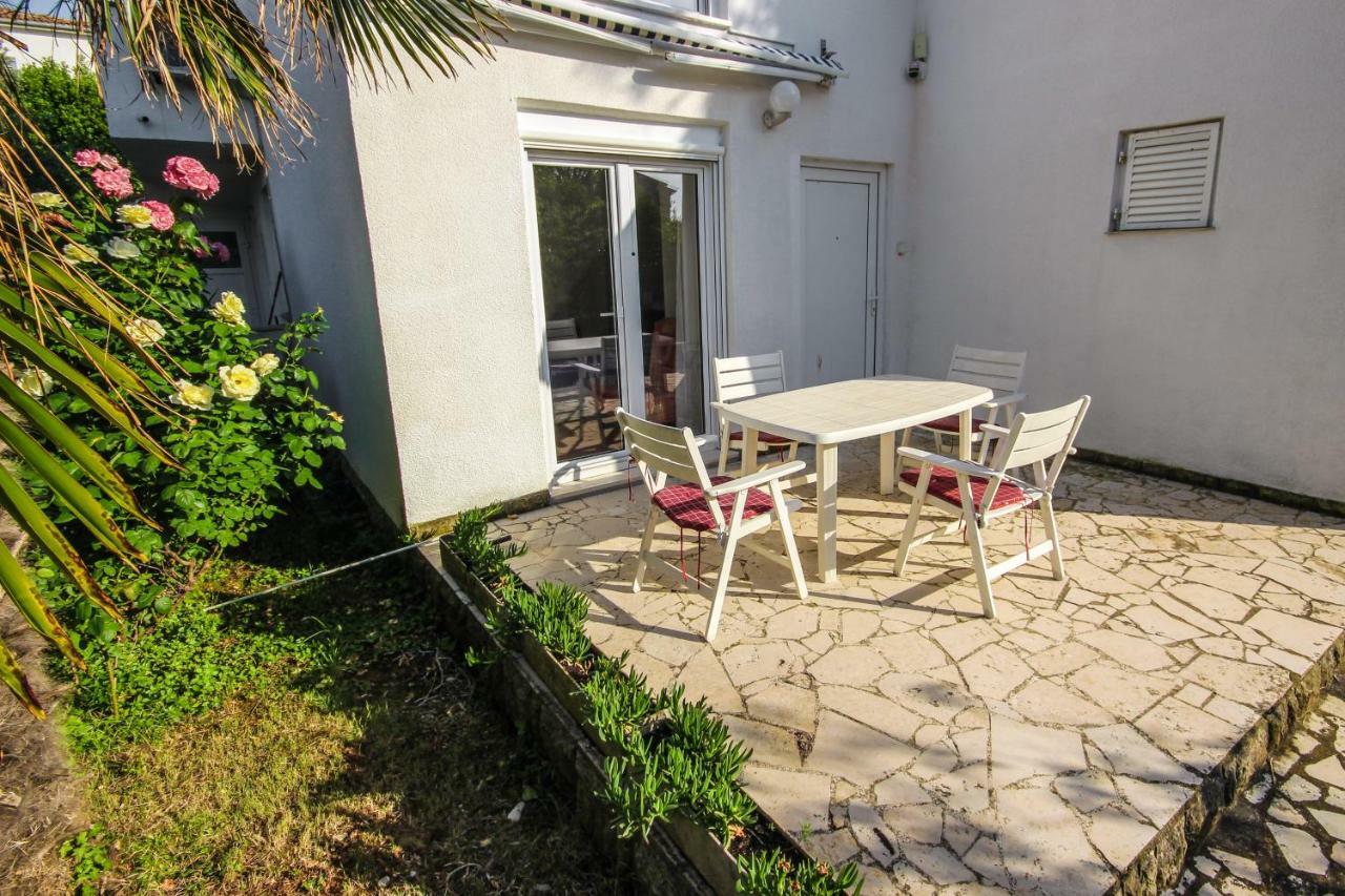 Cukon Holiday Home Медулин Екстериор снимка